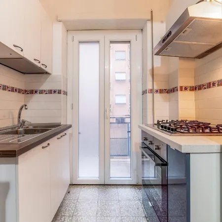 Bianca Flat - Tiburtina Train Station & Wi-fi Apartament